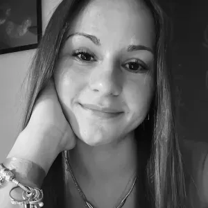 Baby-sitter pleine de joie à Loriol