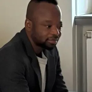 Je cherche une assistante parentales 