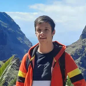 Jeune homme pet sitter à Bruxelles