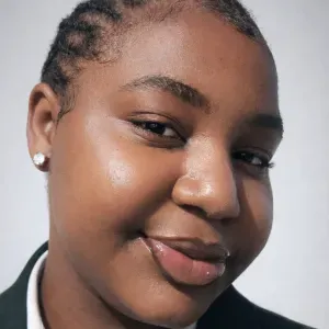 Babysitter douce et fiable pour vos  petits trésors 👶✨