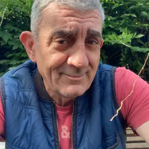 Pet sitter a libourne connais bien la ville comme piéton 