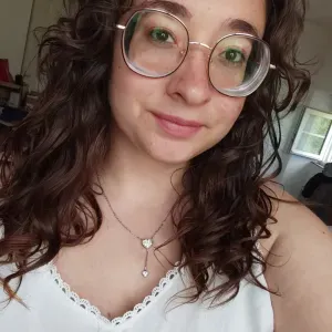 Baby-sitter a l'écoute et créative