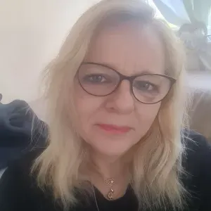 Femme de ménage sur la farlede 