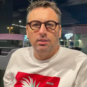 Cherche auxiliaire de vie, dame de compagnie.