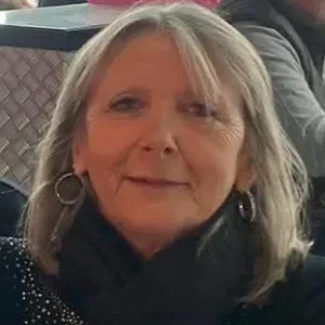 Baby sitter expérimenté avec des annees d'expériences 