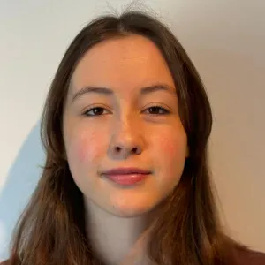 Baby-sitter à Strasbourg qui cherche du travail occasionnel