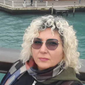 Cerco lavoro come assistente di persone e cura 