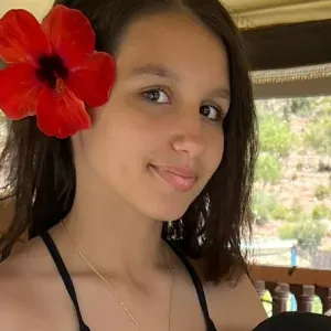 Baby-sitter expérimentée et disponible à Paris