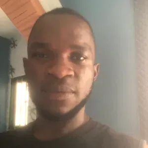 I am a responsible English tutor looking for a job 