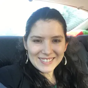 Femme de ménage expérimenté travaillant aussi a paris