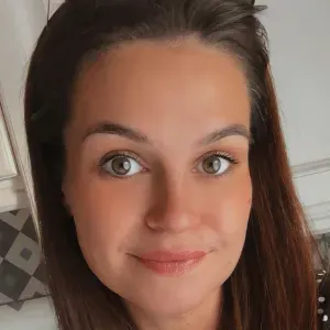 Auxiliaire de vie diplômée Aide Soignante. 