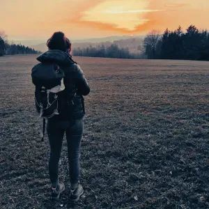 Je recherche une baby-sitter fixe aux horaires flexibles 