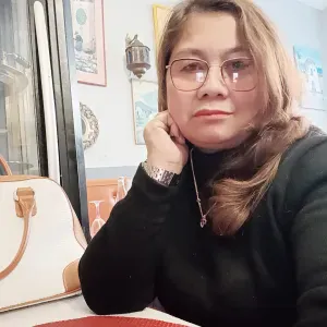 Hello I am available I have experience cleaner babysitting