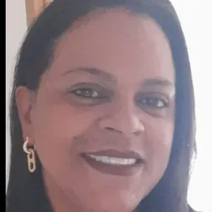 Procuro trabalho de Ama, já trabalhei cuidando de crianças