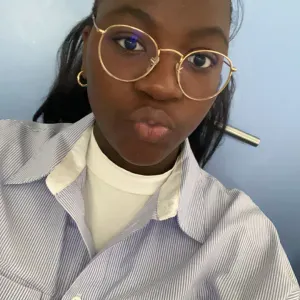 Baby-sitter garde d'enfants disponible à Lille et Mons