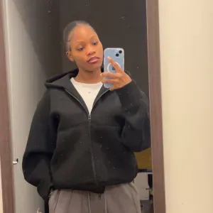 Garde d'enfant expérimenté à domicile 