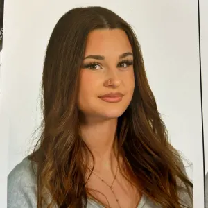 lycéenne cherchant un travail aux alentour de bussy