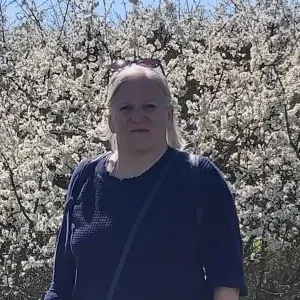 Baby-sitter, résidant à Mâcon -