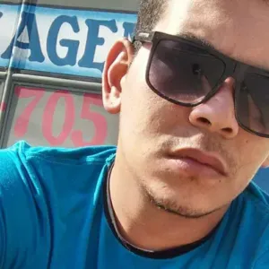 Profissional de limpeza e babysitter