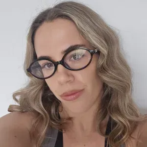 Warm and qualified Spanish nanny Available from November 7