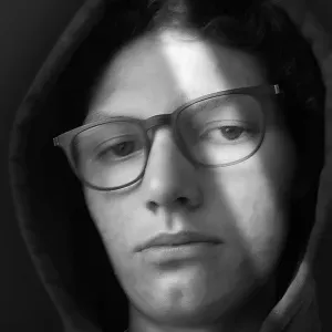 Garde d'enfants sérieuse et bienveillante