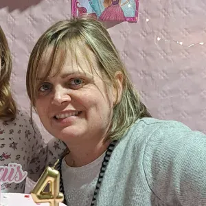 Empregada doméstica limpeza e passar a ferro 