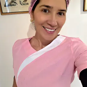 Femme de ménage attentionné avec votre maison. 