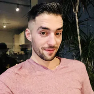 Cherche aide nettoyage + vitres.