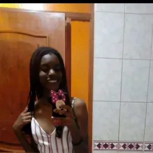 Empleada de limpieza y cuidado de adulto mayor en Valencia 