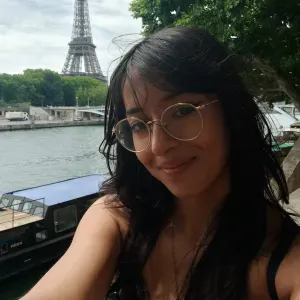 BABYSITTER IN MOL- 2 YEARS OF EXPERIENCE 