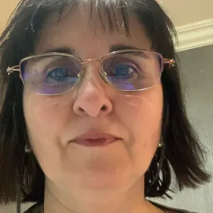 Profesora de Humanidades  y latín, inglés y alemán 