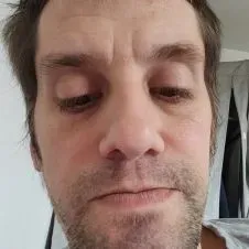 Je suis disponible  pour  heure de ménage