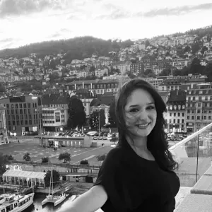 Jeune babysitter motivée et douce à la recherche d'un emploi