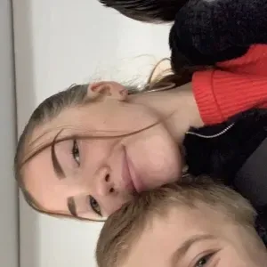 Disponible pour gardez vos enfants tout en les amusant