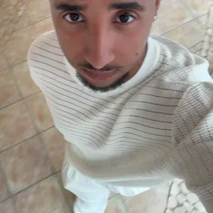 Promenades et garde de chiens avec amour et attention