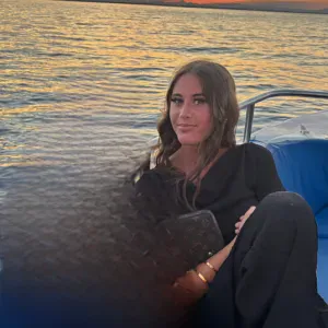 Llucia, 16 ans – baby-sitter sérieuse et disponible