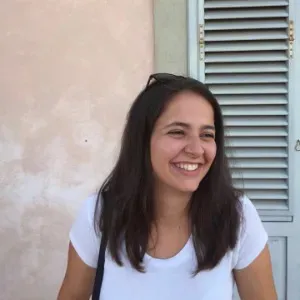 Laureata offre ripetizioni e aiuto compiti