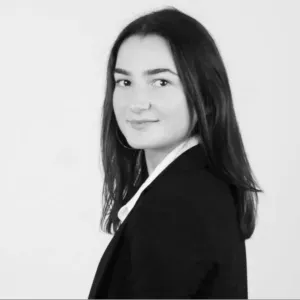 Jeune juriste qui souhaite aider vos petits bouts