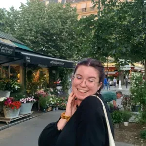 Garde de chat en banlieue parisienne