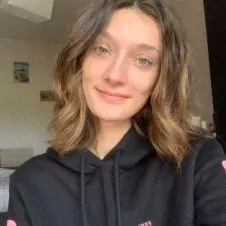 Etudiante propose des cours particuliers