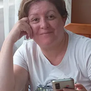 Busco trabajo de cuidadora de mascotas