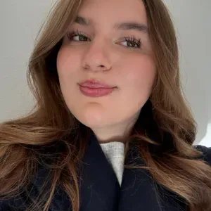 Jeune fille propose cours d'allemand et anglais