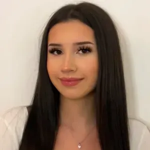 Baby-sitter sérieuse avec expérience familiale