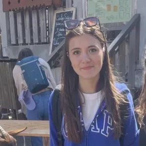 Baby sitter à Rouen jeudis après midi ou en soirée 