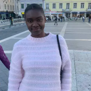 Babysitter com experiência em Lisboa e na margem sul 