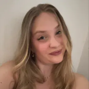 Baby-sitter disponible du 20 juin au 3 juillet