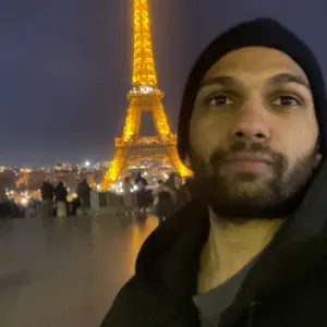 Experienced babysitter looking for a job