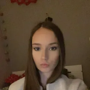 Baby-sitter disponible à Dinan 