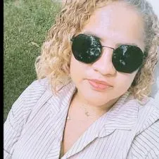 A procura de trabalhos com crianças e faxinas