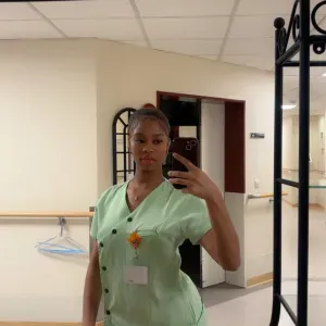 Aide-soignante pour personnes âgées 